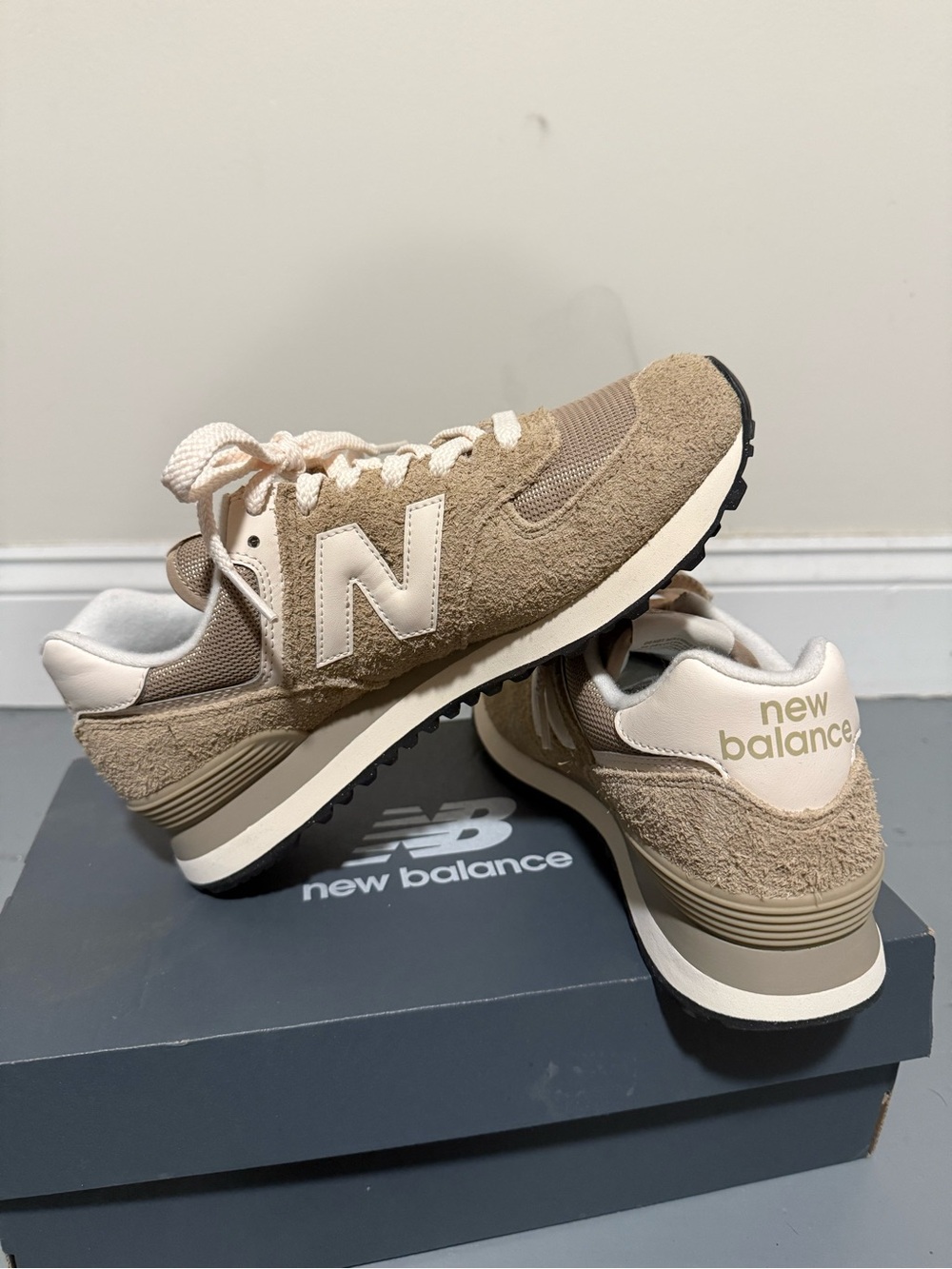 New Balance Women’s 574 Sneakers NWT